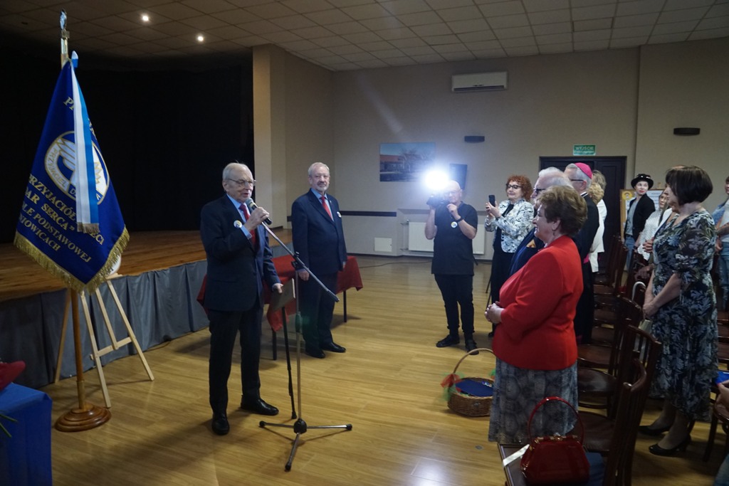 Sztandar dla Koła Towarzystwa Przyjaciół Dzieci z Bieniowic