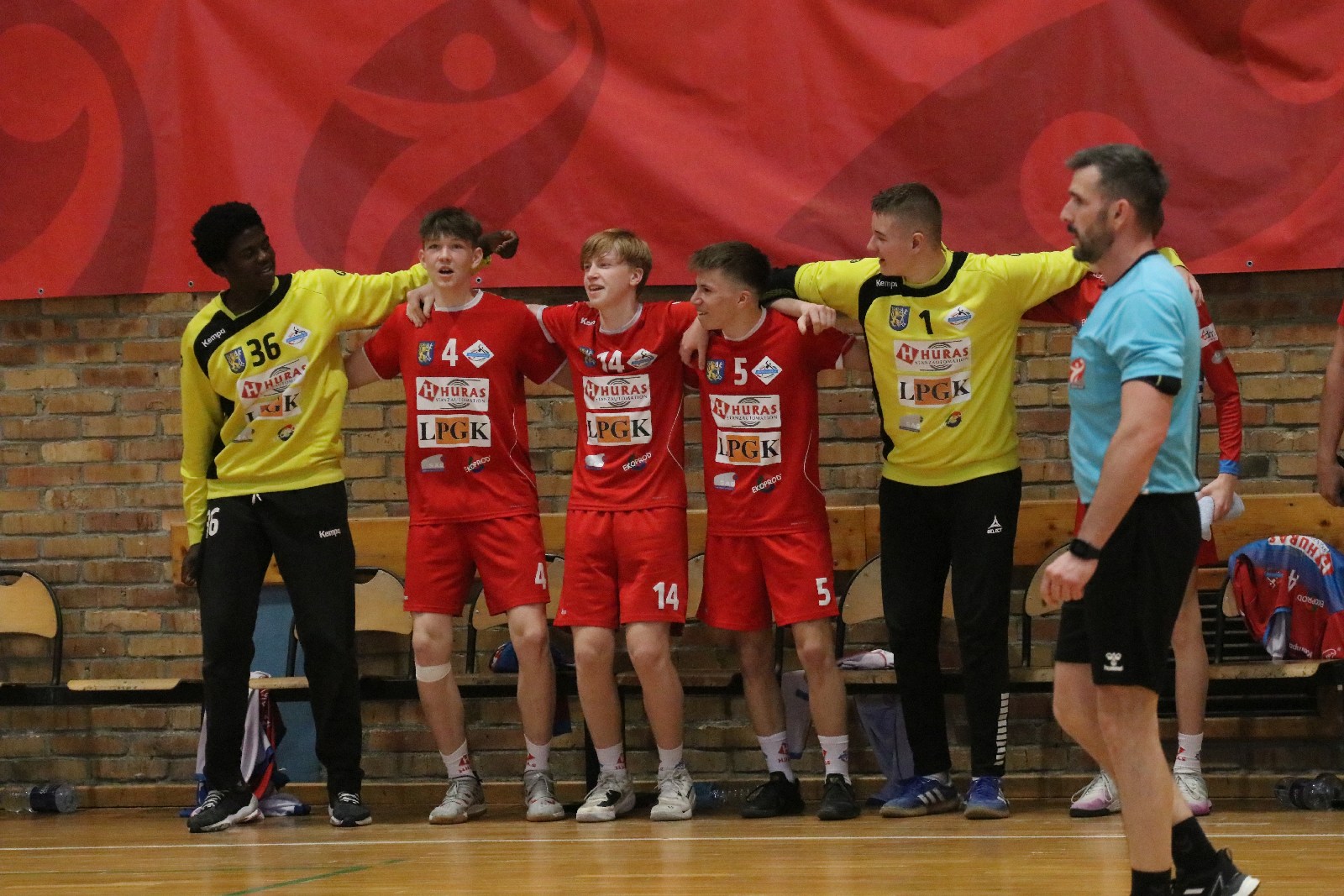 Młodzicy Siódemki Huras Legnica Mistrzami Polski