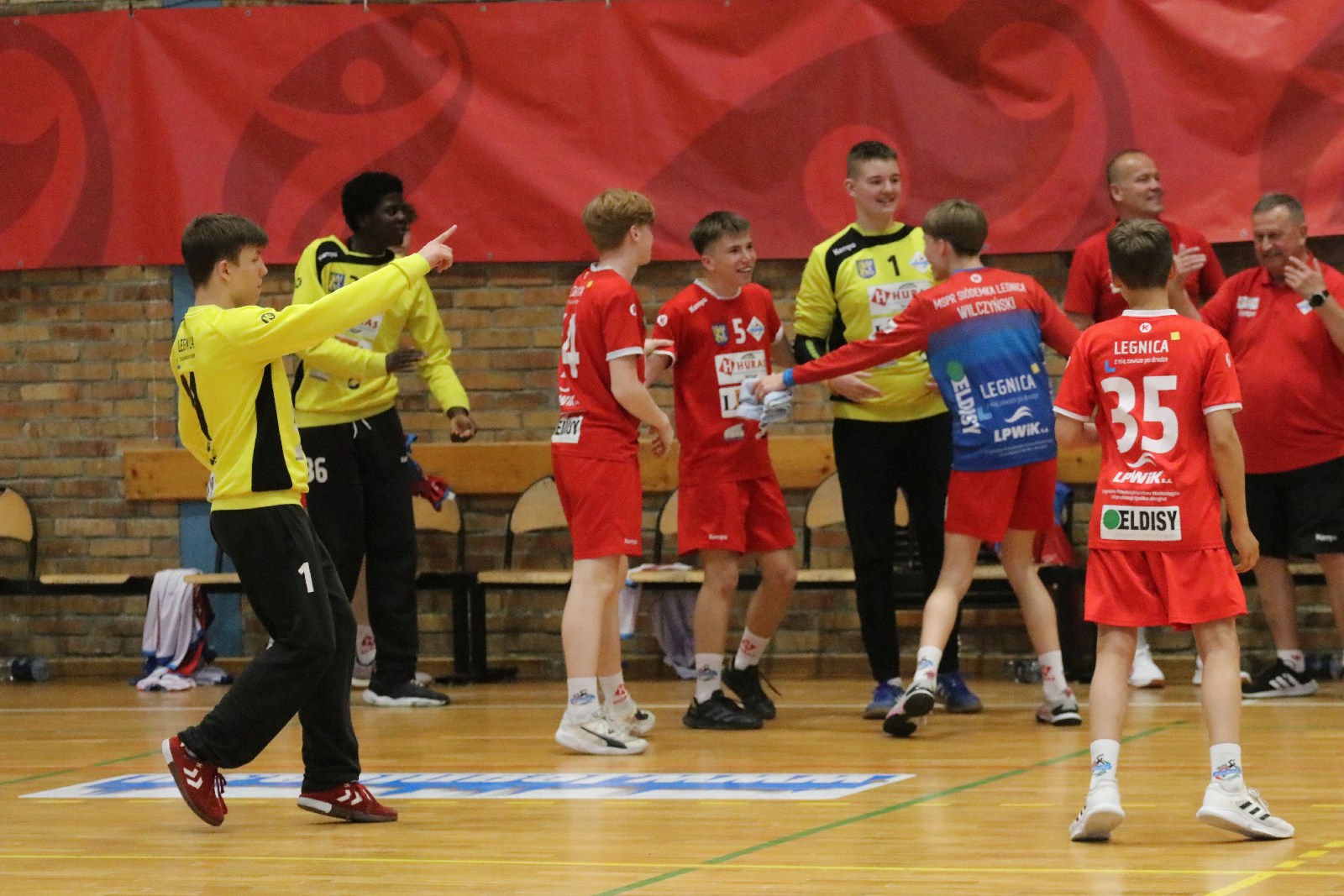 Młodzicy Siódemki Huras Legnica Mistrzami Polski