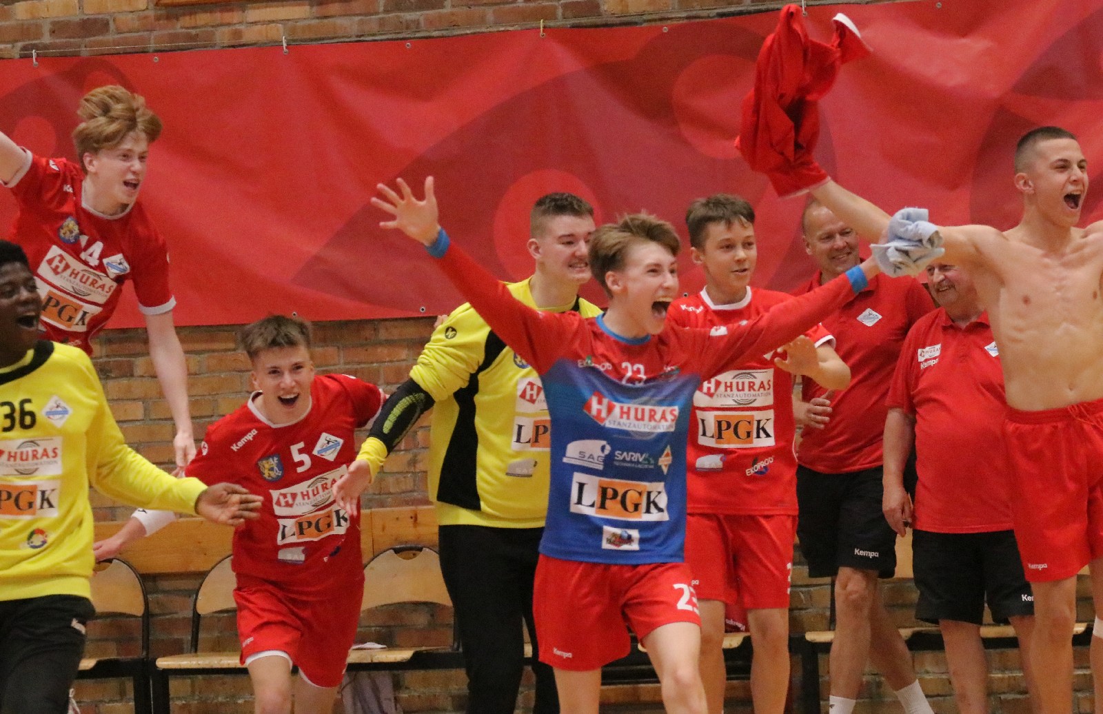 Młodzicy Siódemki Huras Legnica Mistrzami Polski