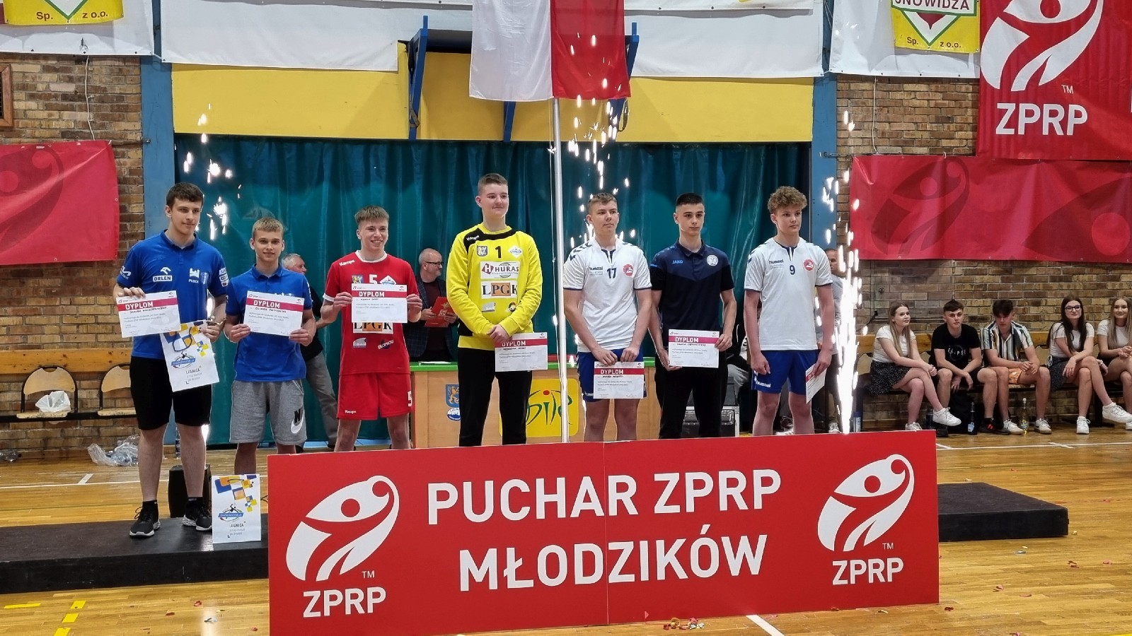 Młodzicy Siódemki Huras Legnica Mistrzami Polski