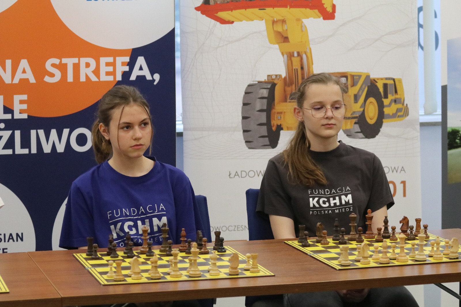 Symultana szachowa z Cherniaievem i wręczenie pucharów