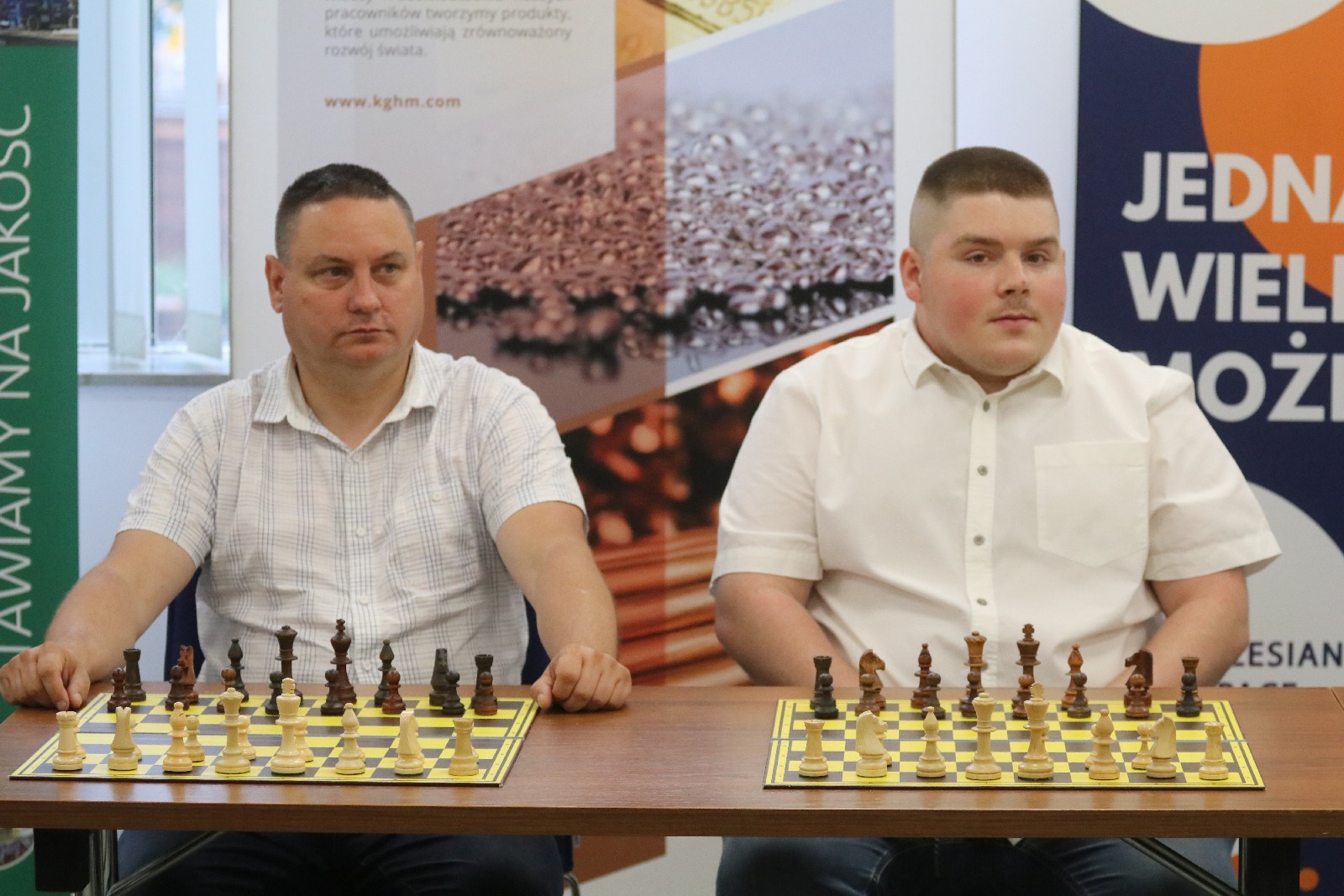 Symultana szachowa z Cherniaievem i wręczenie pucharów