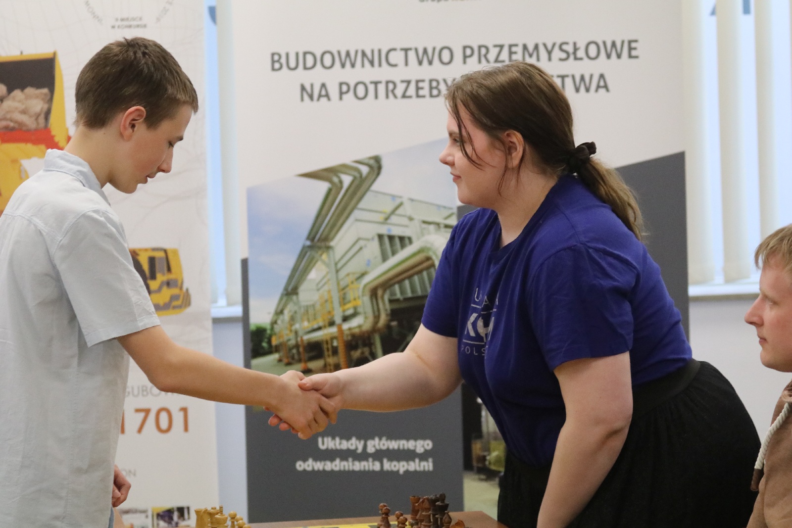 Symultana szachowa z Cherniaievem i wręczenie pucharów