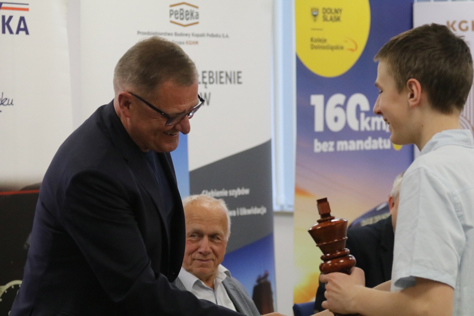 Symultana szachowa z Cherniaievem i wręczenie pucharów
