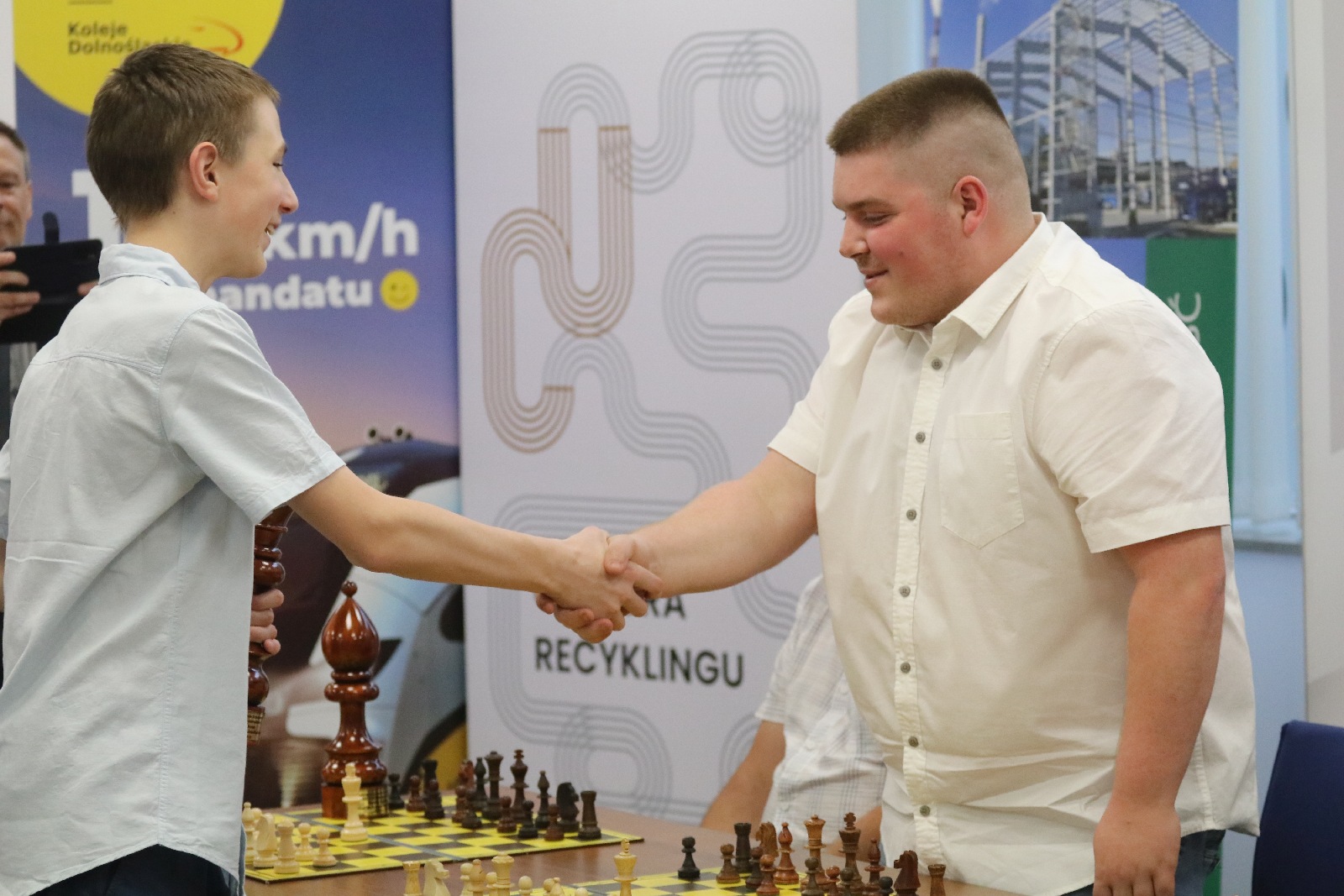Symultana szachowa z Cherniaievem i wręczenie pucharów