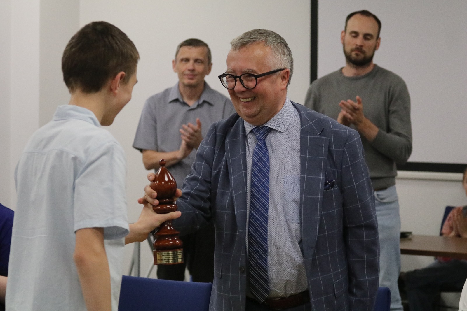 Symultana szachowa z Cherniaievem i wręczenie pucharów