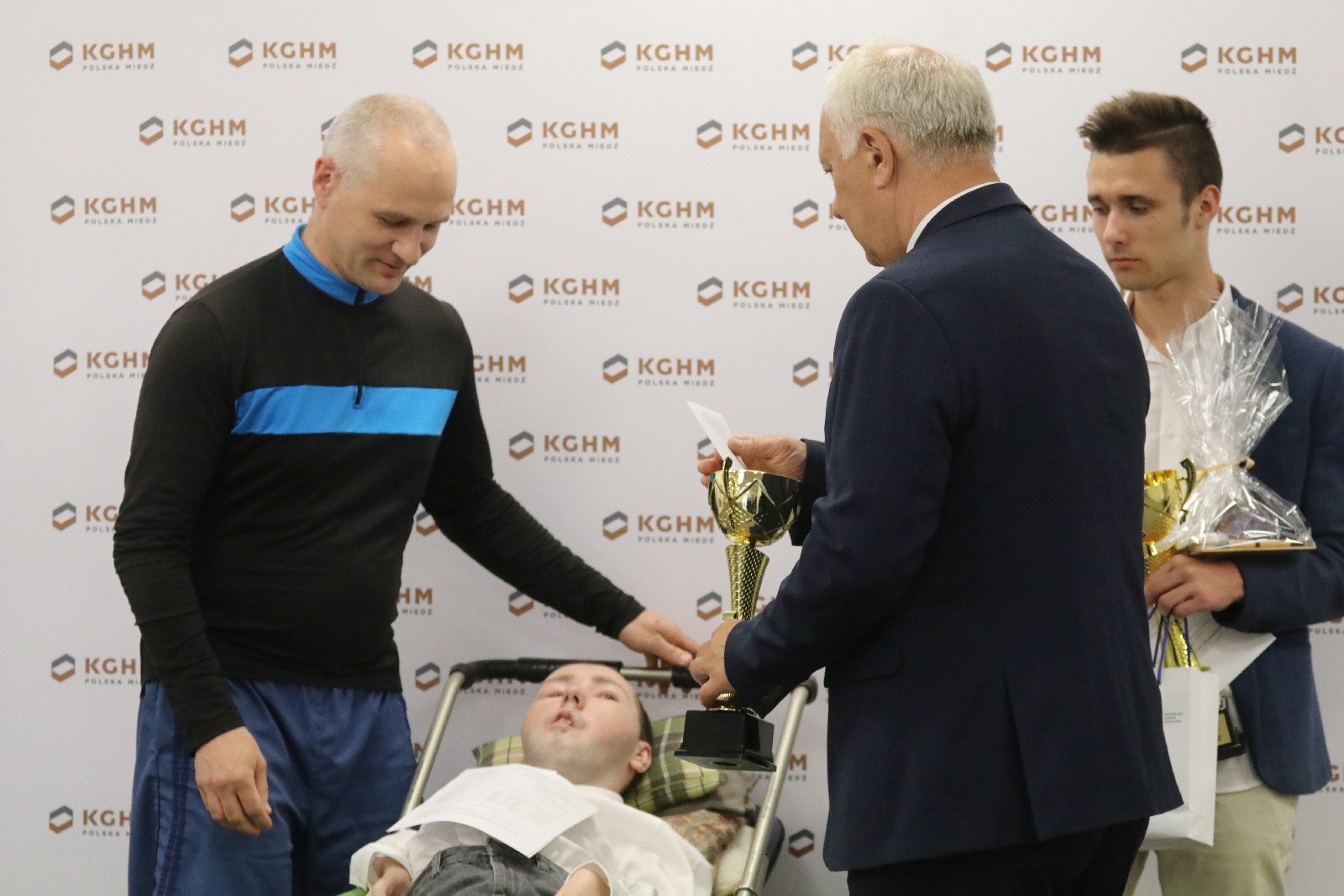 Symultana szachowa z Cherniaievem i wręczenie pucharów