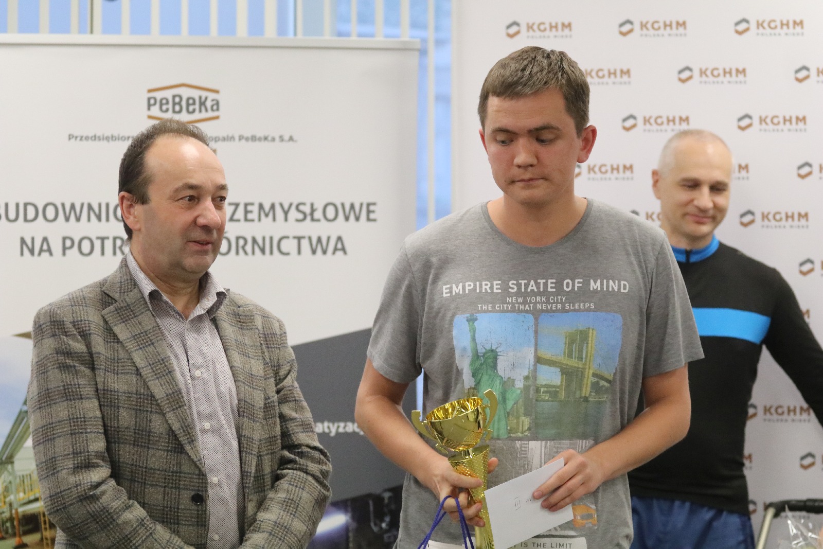 Symultana szachowa z Cherniaievem i wręczenie pucharów