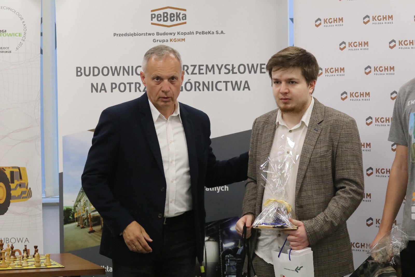 Symultana szachowa z Cherniaievem i wręczenie pucharów