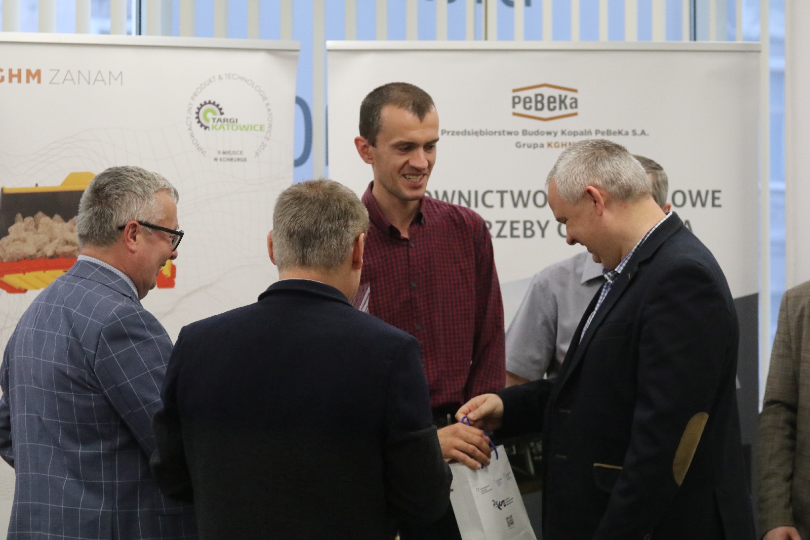 Symultana szachowa z Cherniaievem i wręczenie pucharów