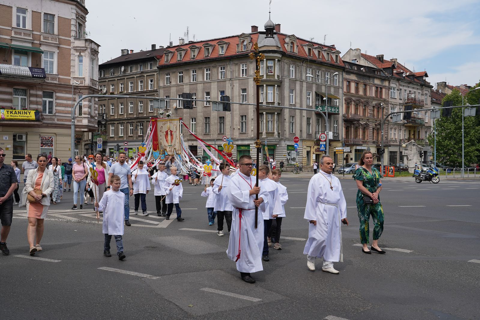 Główna procesja Bożego Ciała. Ulicami przeszły tysiące wiernych