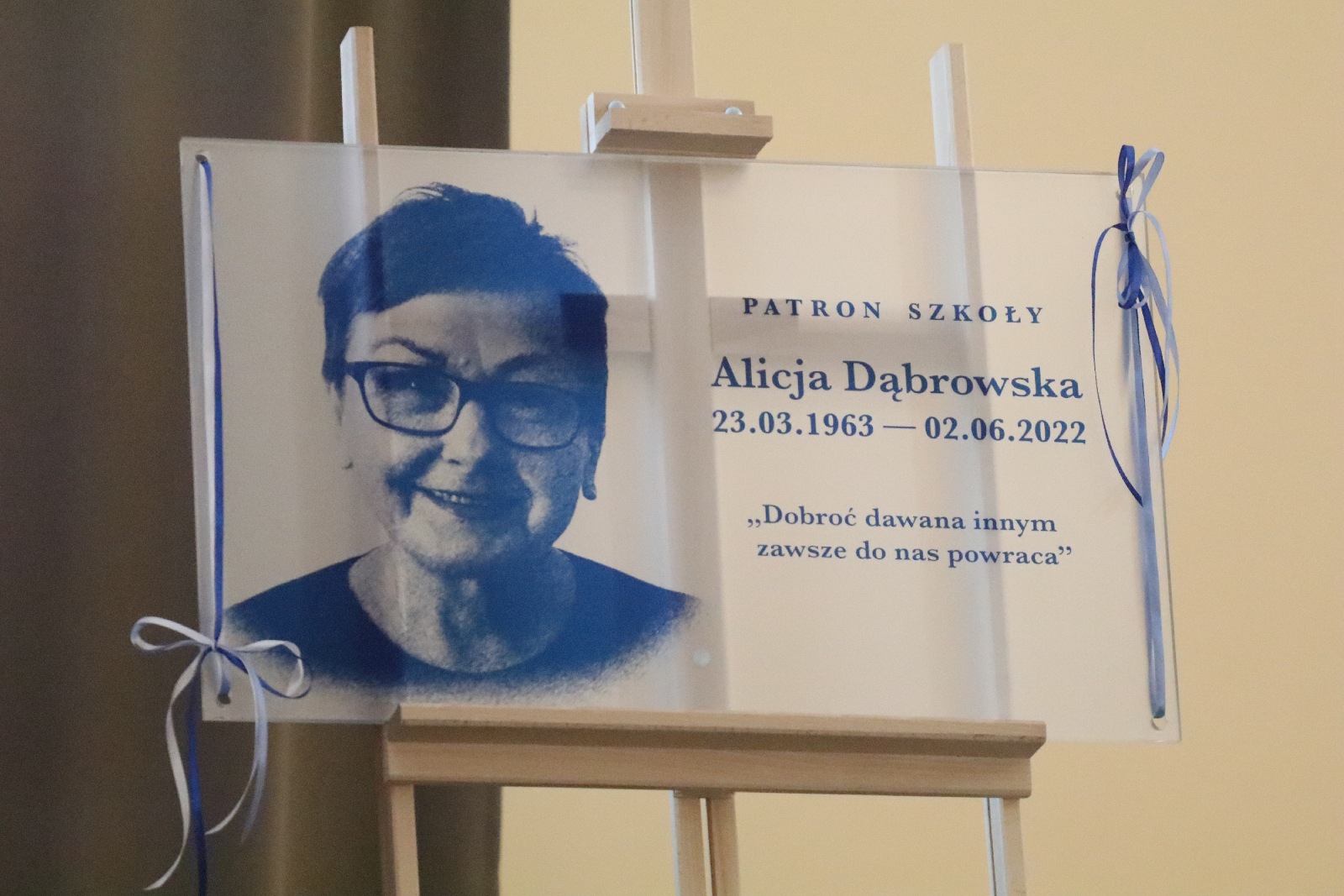 Alicja Dąbrowska została patronką szkoły „Dar Losu”