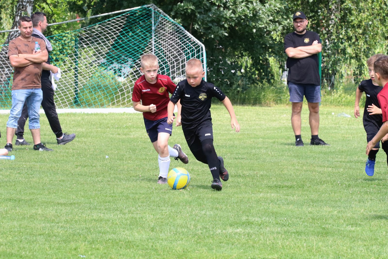 Dziesięć drużyn rywalizowało w turnieju Mewa Macron Cup