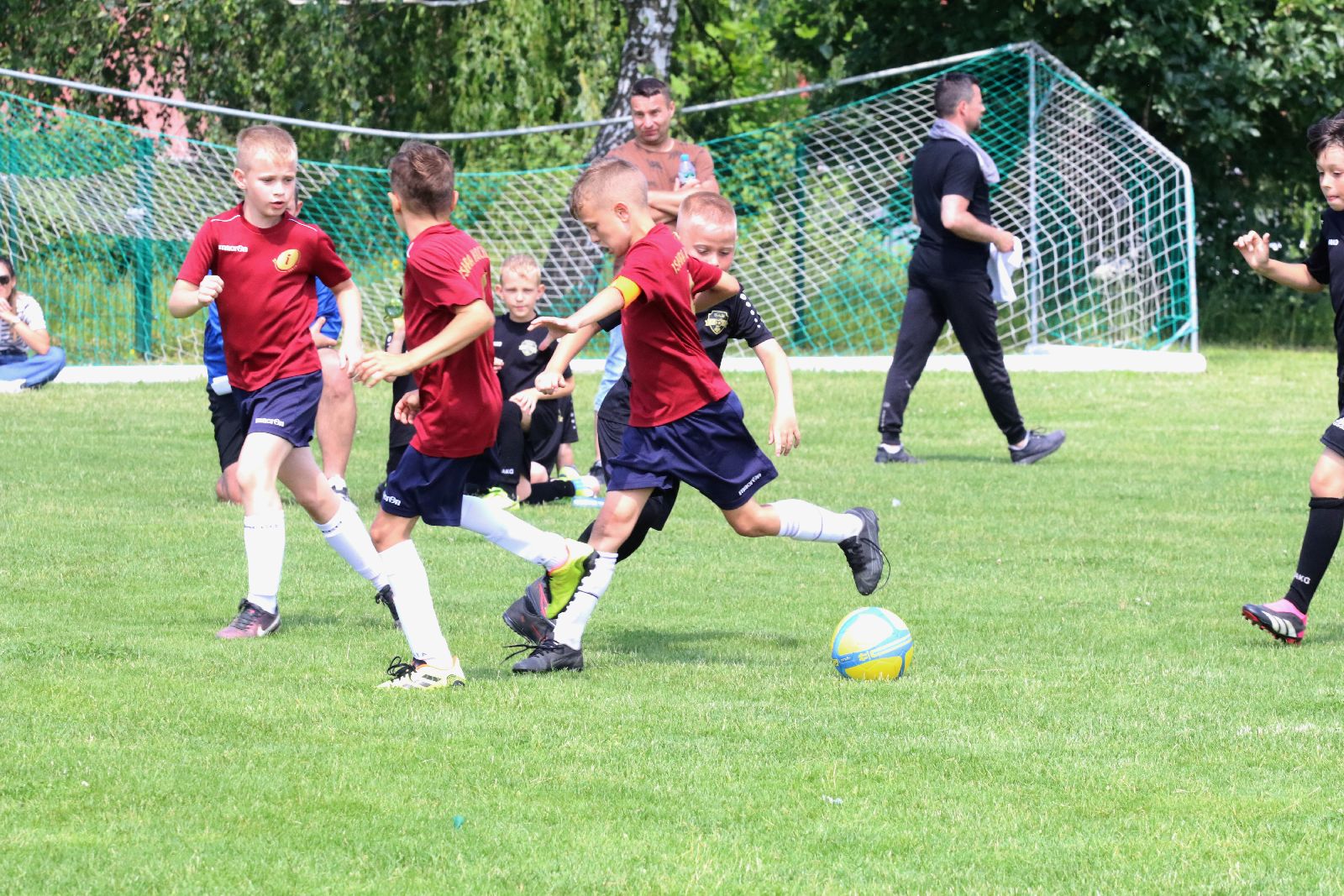 Dziesięć drużyn rywalizowało w turnieju Mewa Macron Cup