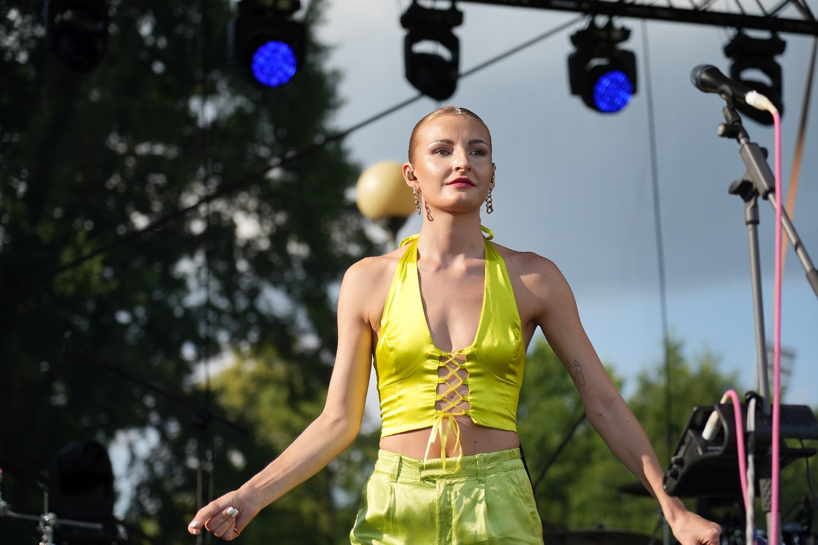 Młoda artystka z Wrocławia Luiza Kalita na scenie