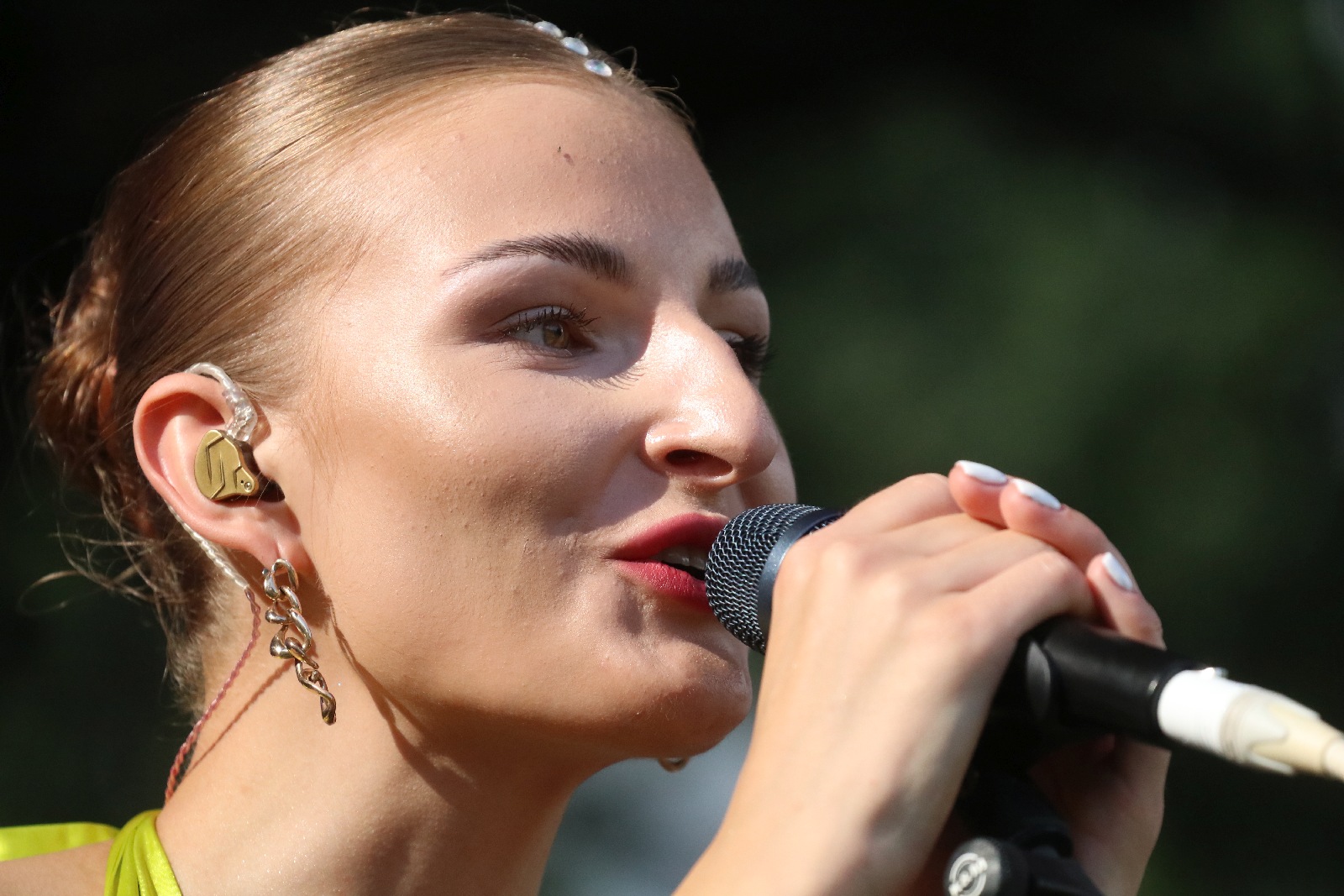 Młoda artystka z Wrocławia Luiza Kalita na scenie