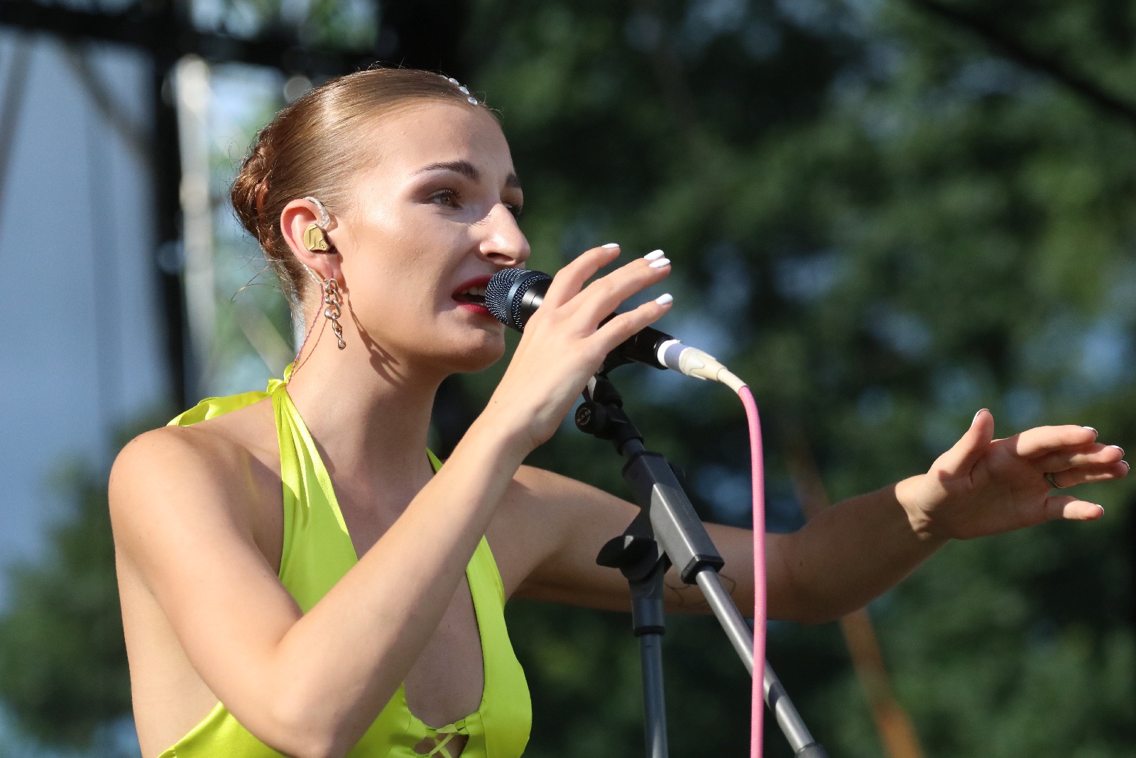 Młoda artystka z Wrocławia Luiza Kalita na scenie