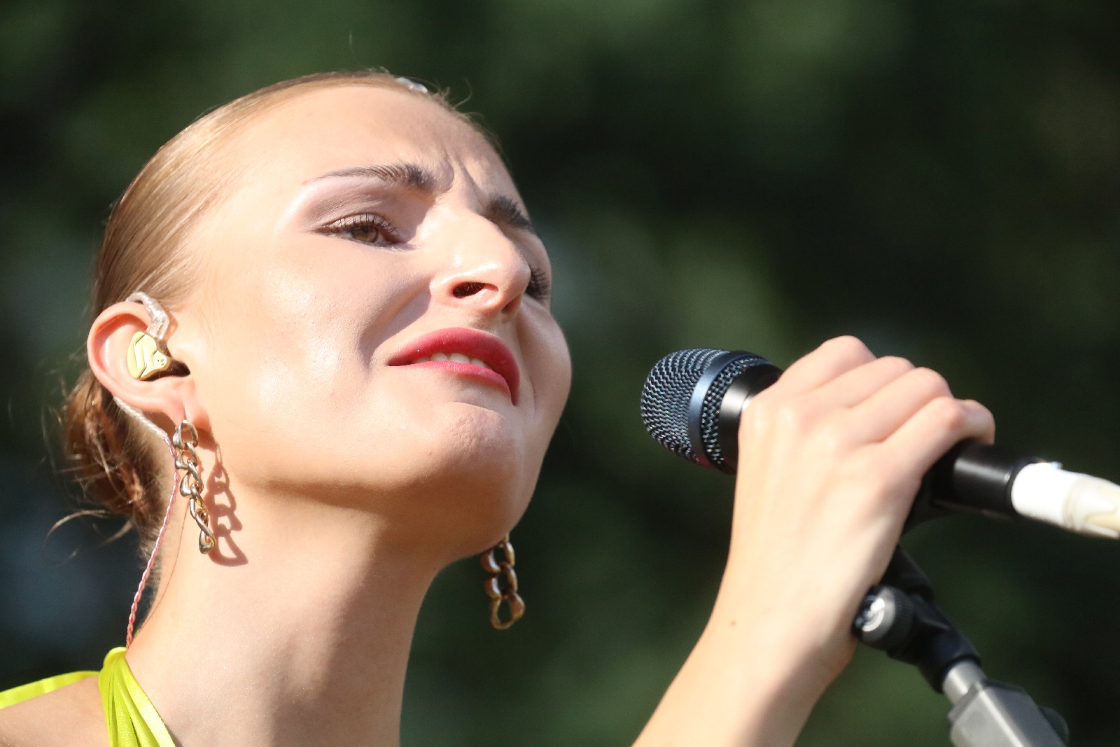 Młoda artystka z Wrocławia Luiza Kalita na scenie