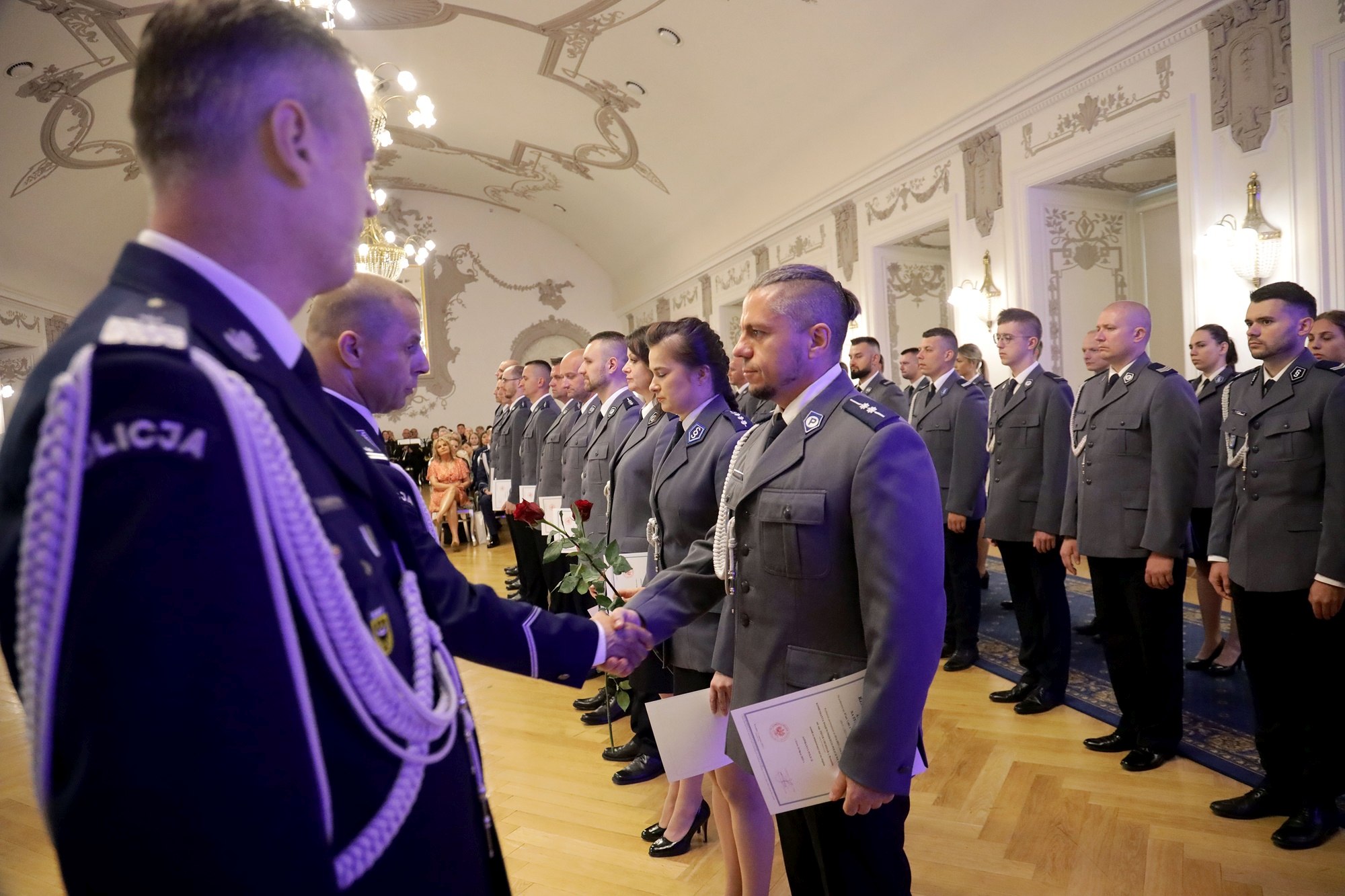 Awanse, odznaczenia i listy gratulacyjne dla policjantów