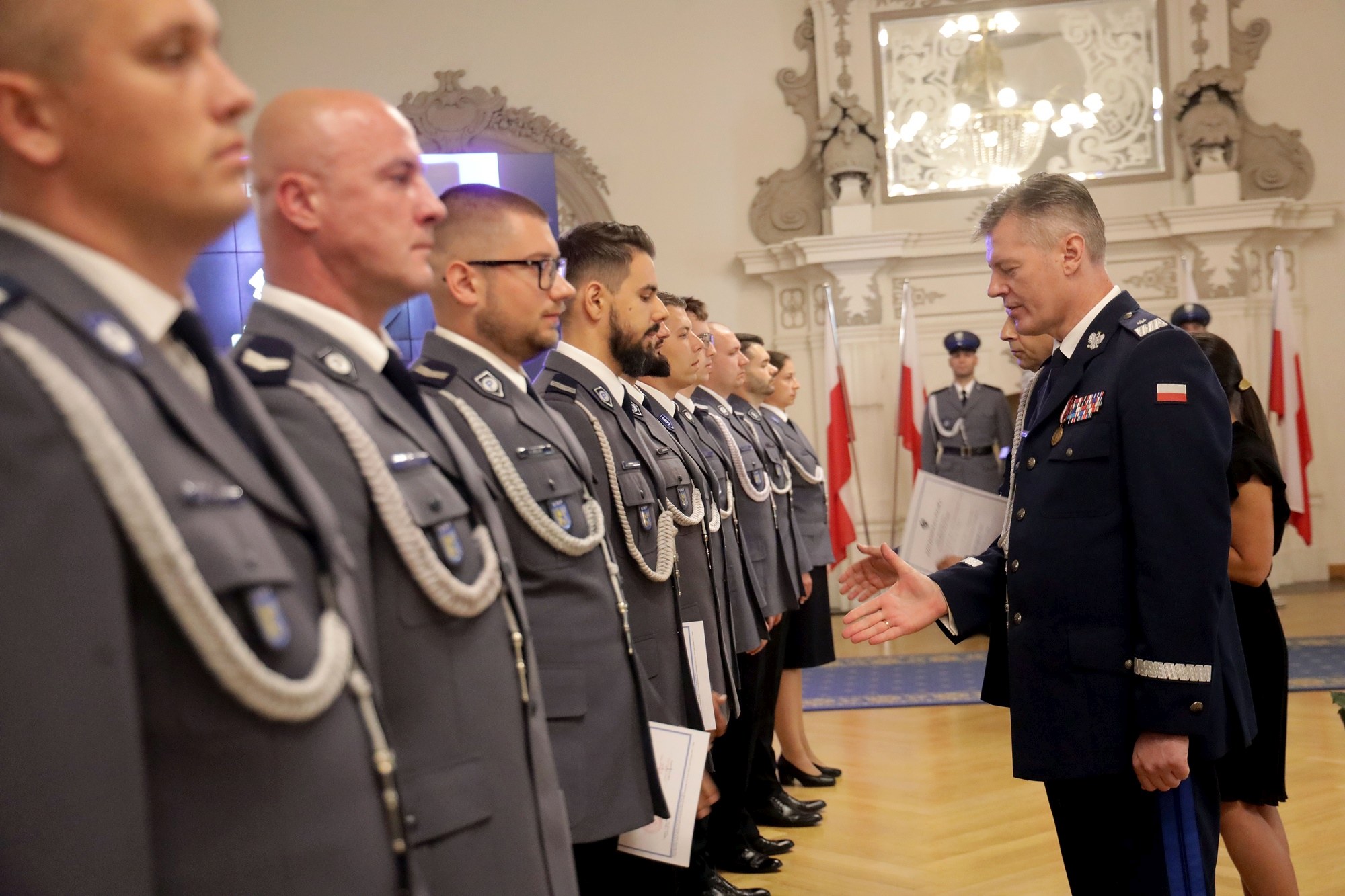 Awanse, odznaczenia i listy gratulacyjne dla policjantów
