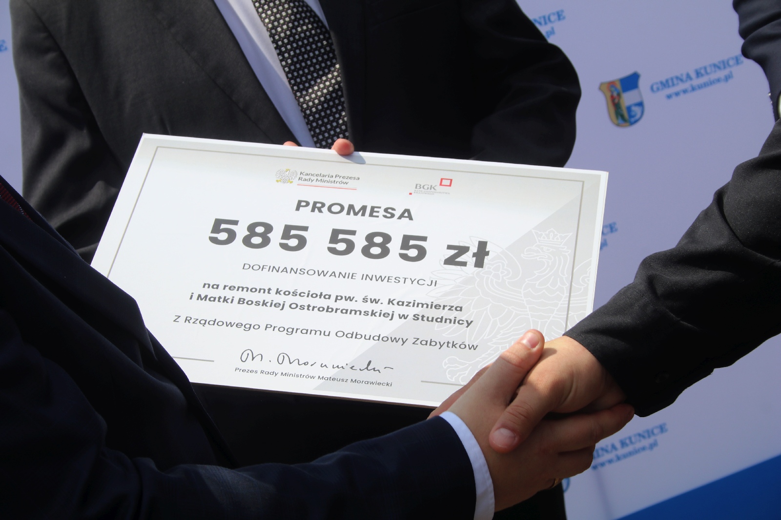 Minister Krzysztof Kubów wręczył promesy na zabytki w powiecie