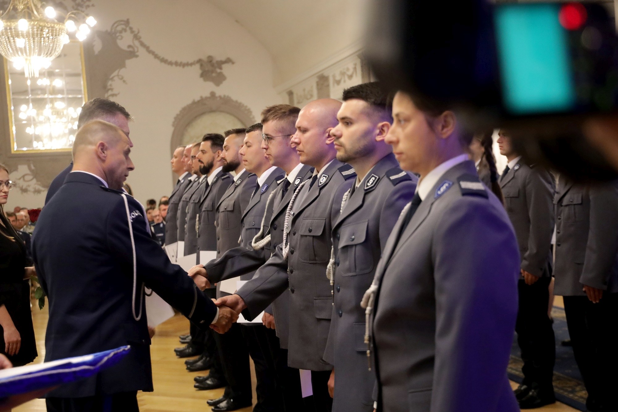 Awanse, odznaczenia i listy gratulacyjne dla policjantów