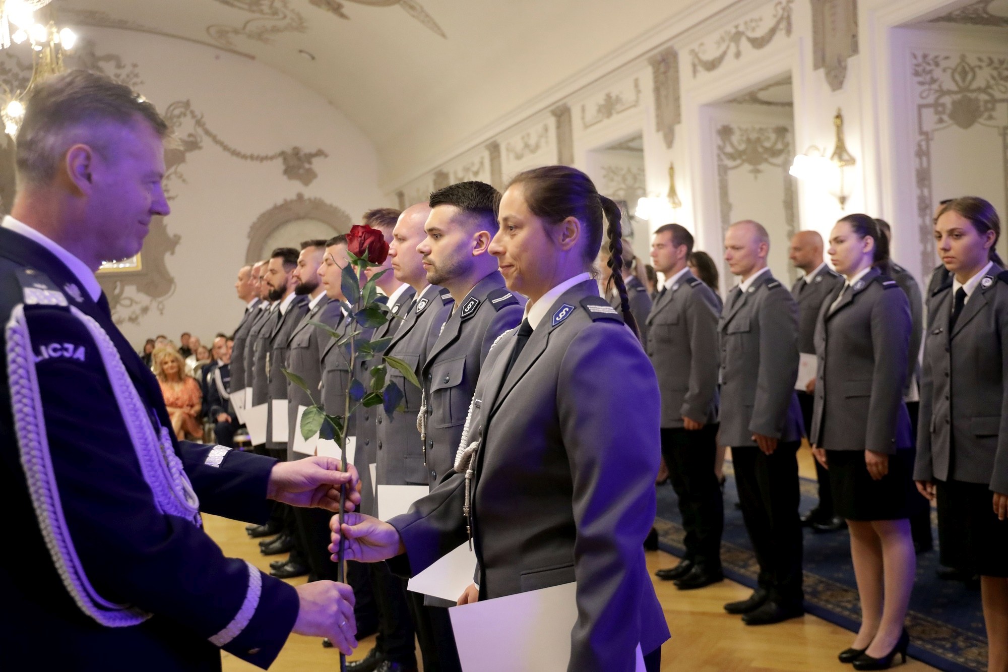Awanse, odznaczenia i listy gratulacyjne dla policjantów