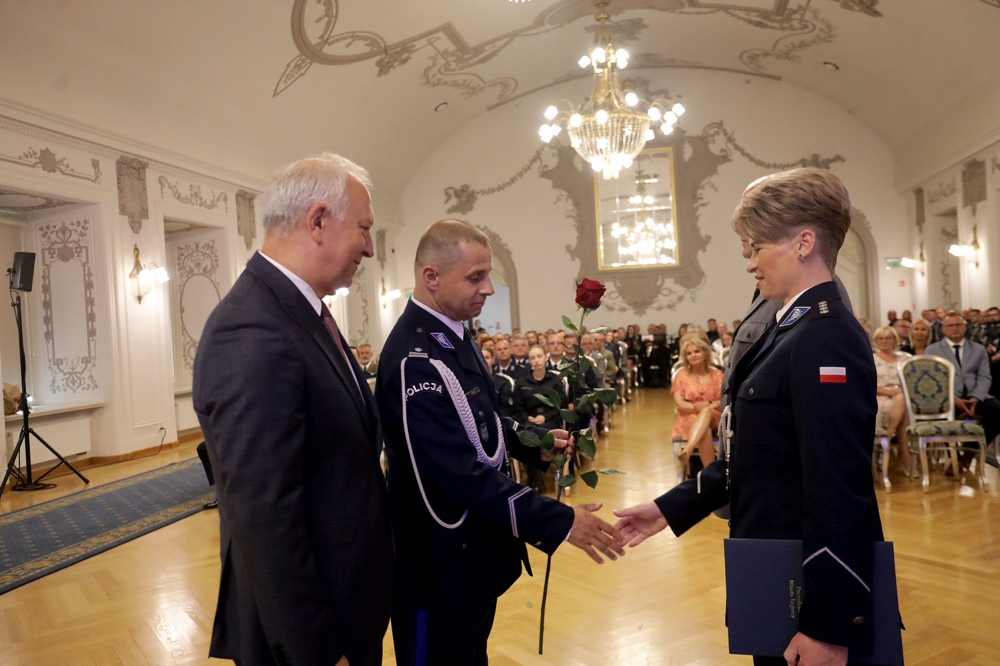 Awanse, odznaczenia i listy gratulacyjne dla policjantów