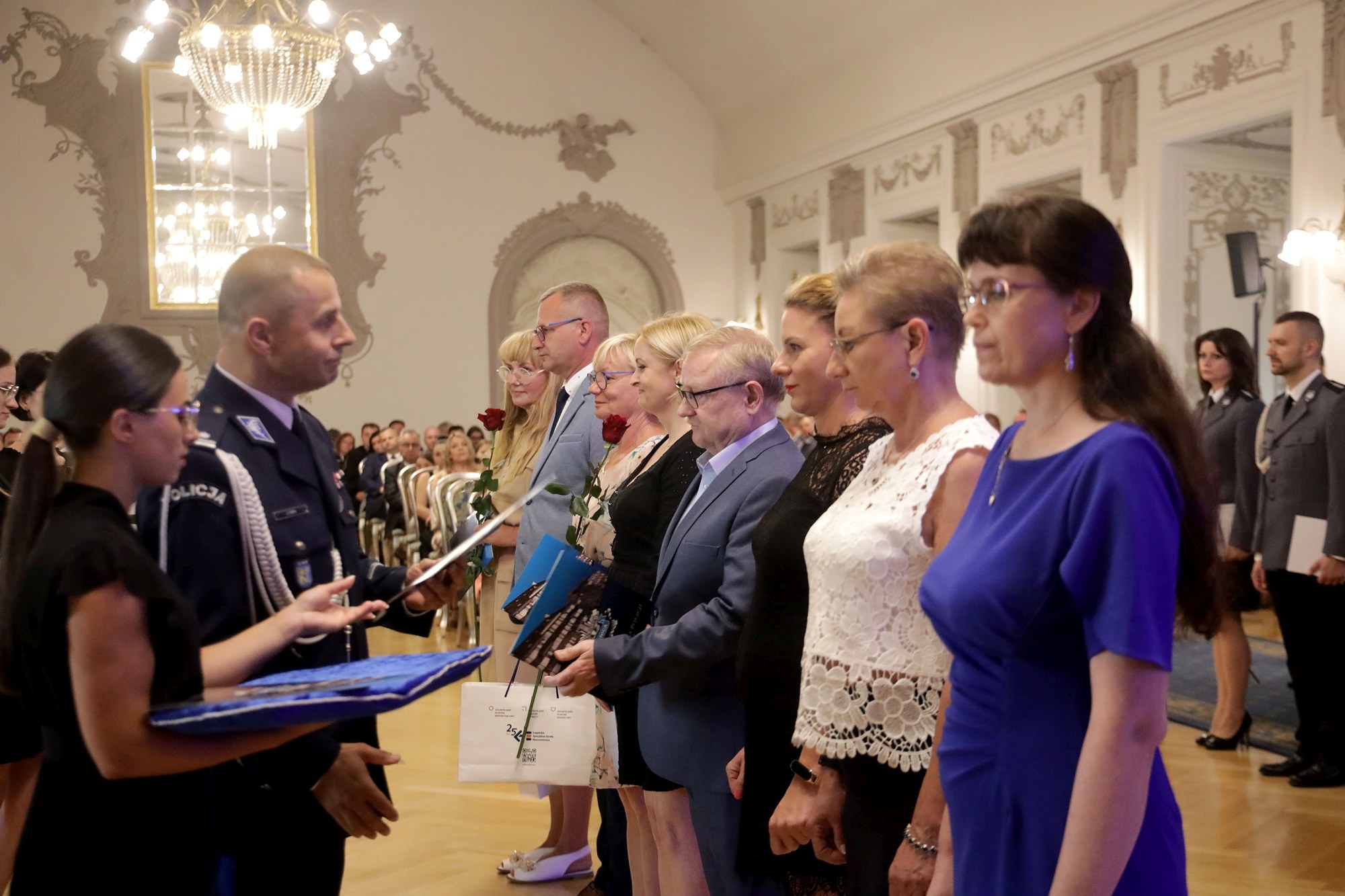 Awanse, odznaczenia i listy gratulacyjne dla policjantów