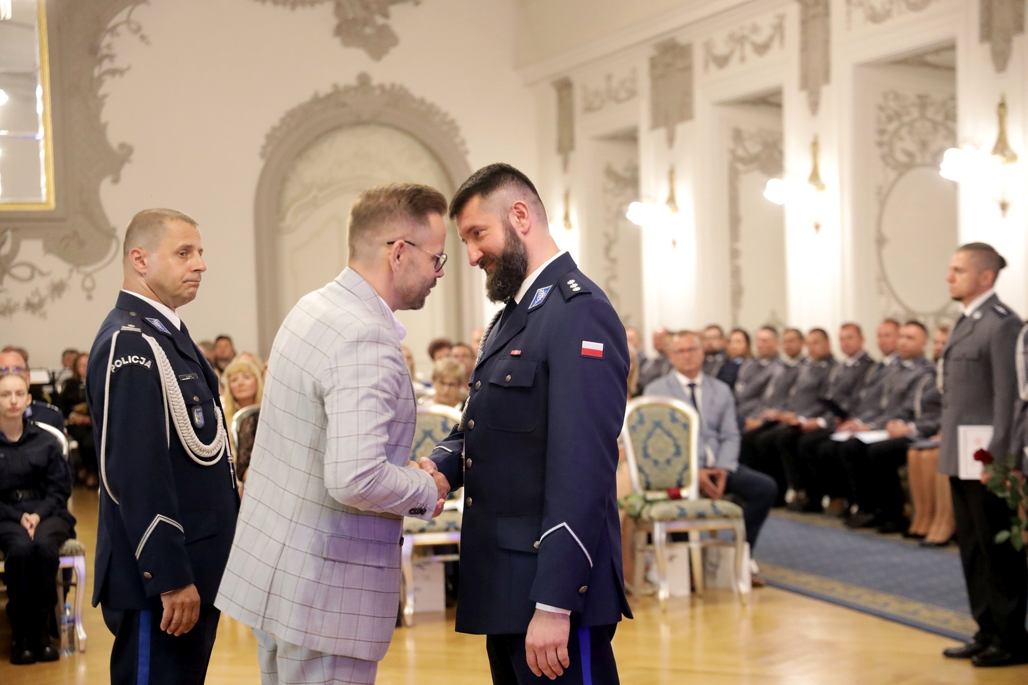 Awanse, odznaczenia i listy gratulacyjne dla policjantów