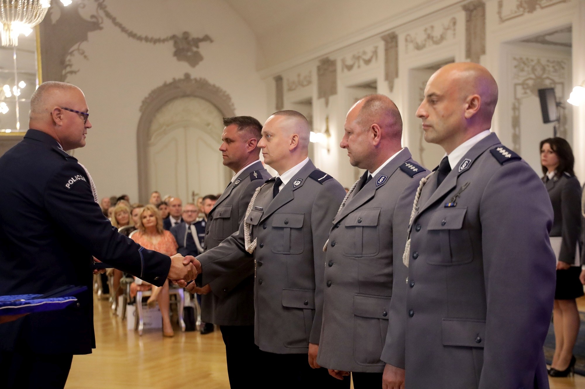 Awanse, odznaczenia i listy gratulacyjne dla policjantów