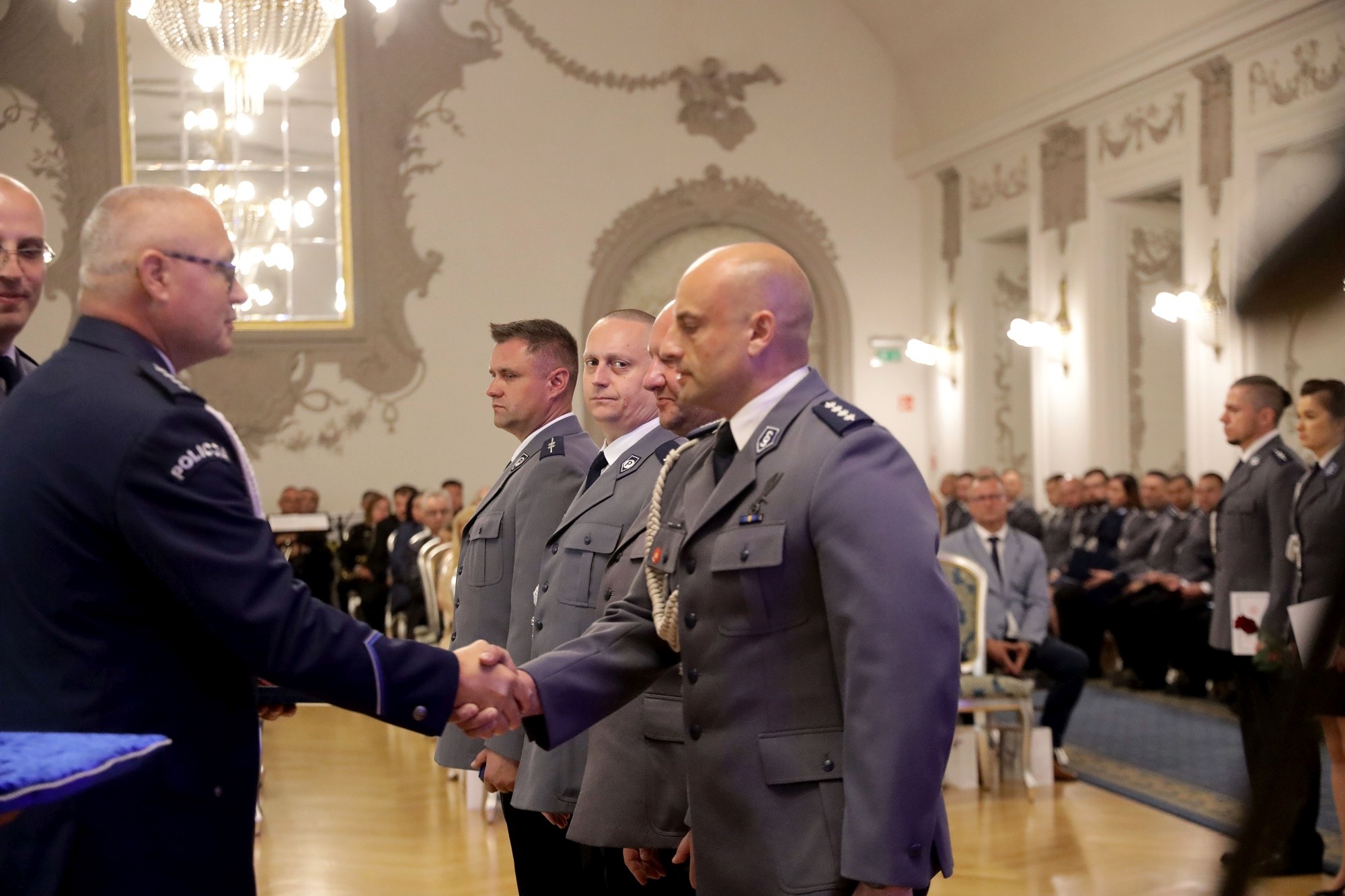 Awanse, odznaczenia i listy gratulacyjne dla policjantów