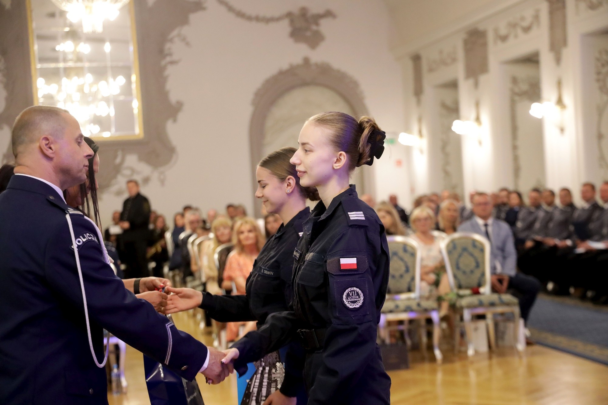 Awanse, odznaczenia i listy gratulacyjne dla policjantów
