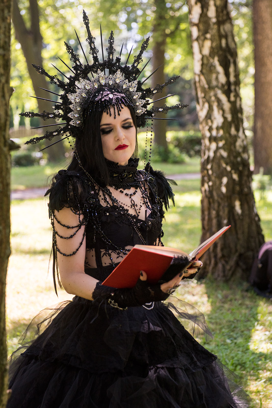 Uczestnicy Castle Party Festiwal 2023 urządzili sobie piknik