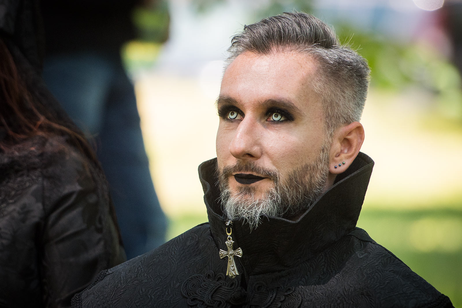Uczestnicy Castle Party Festiwal 2023 urządzili sobie piknik