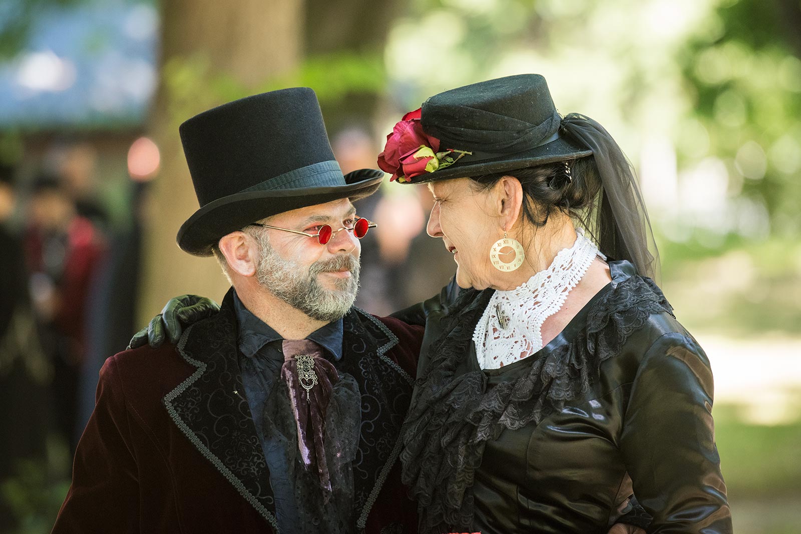 Uczestnicy Castle Party Festiwal 2023 urządzili sobie piknik