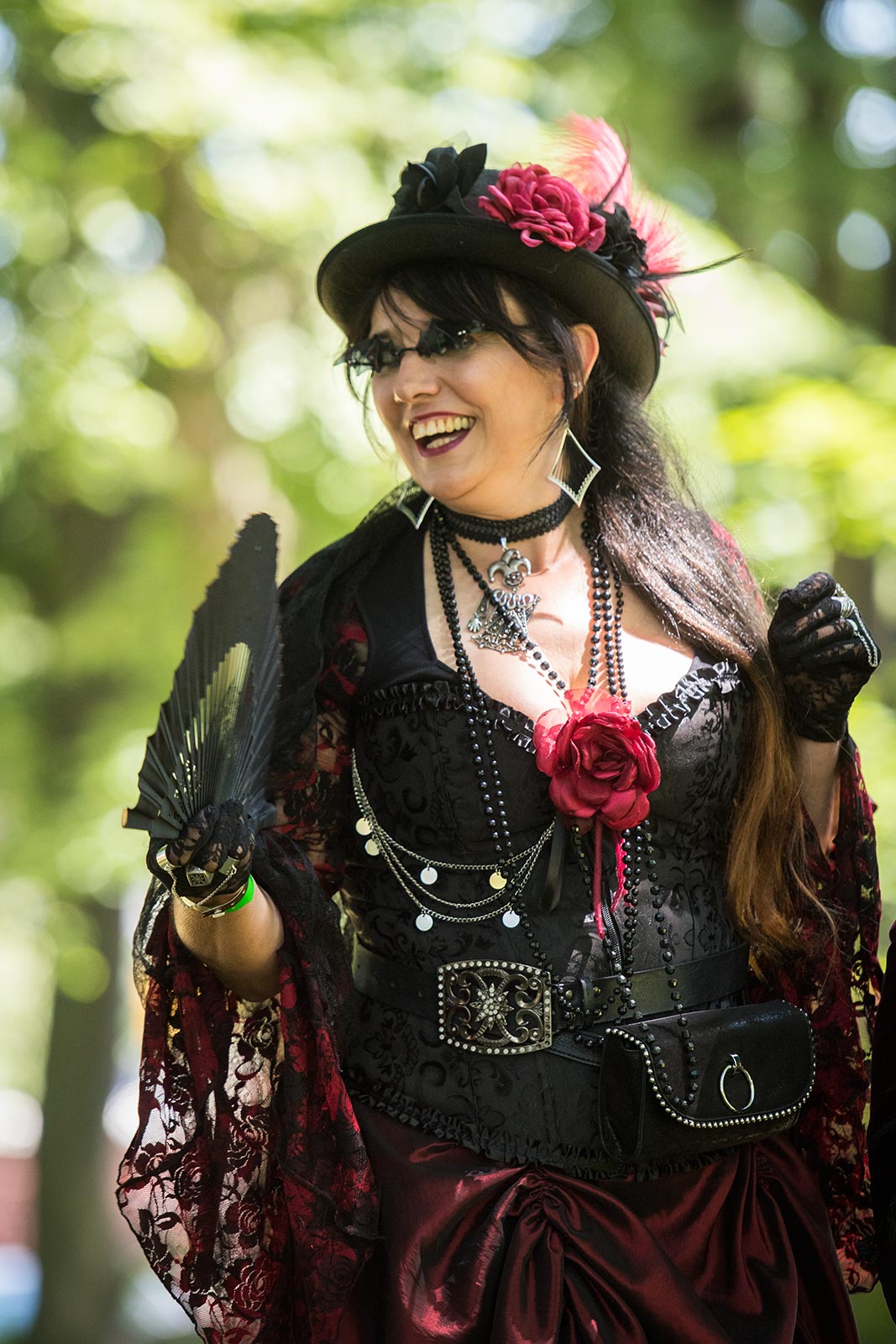 Uczestnicy Castle Party Festiwal 2023 urządzili sobie piknik