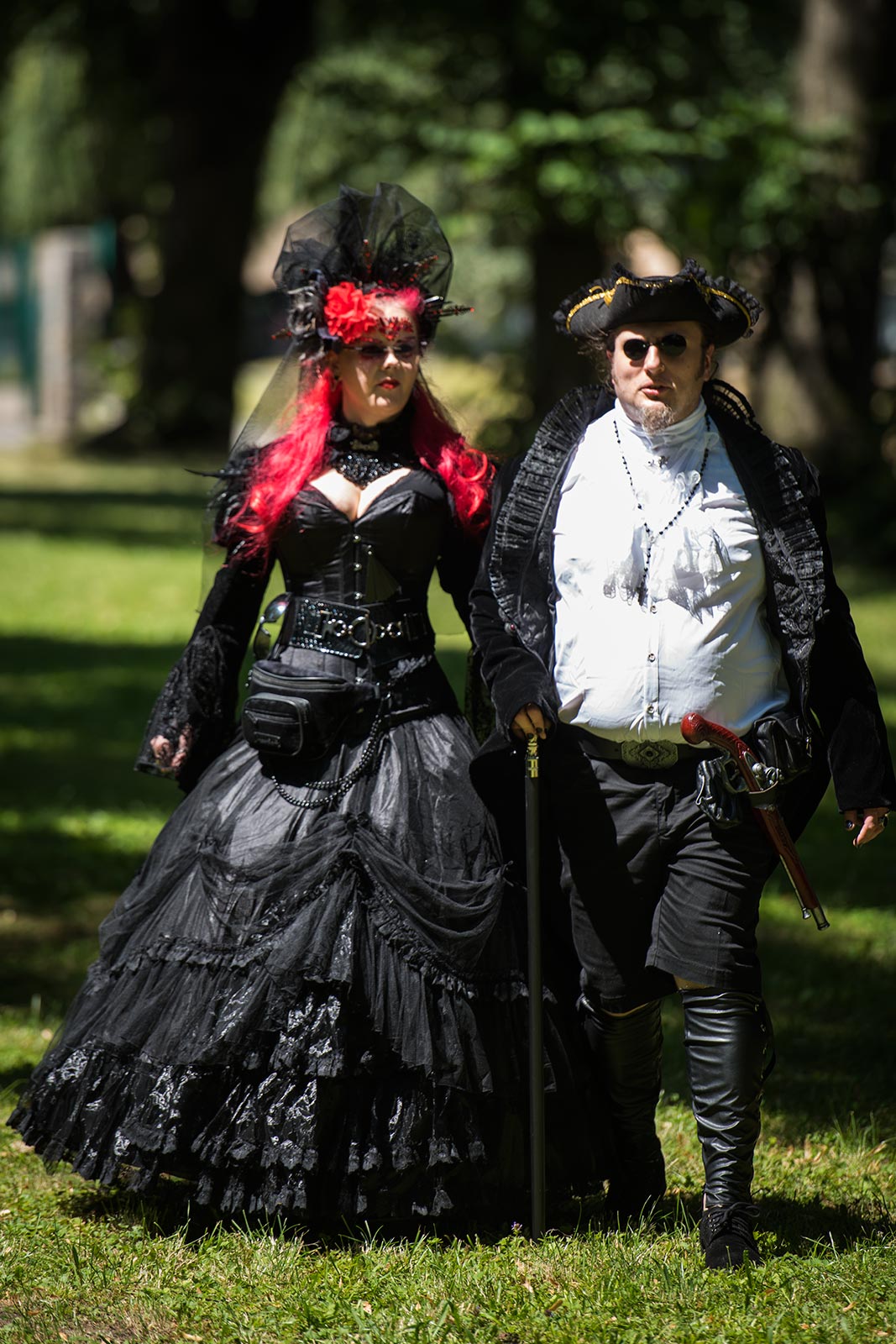 Uczestnicy Castle Party Festiwal 2023 urządzili sobie piknik