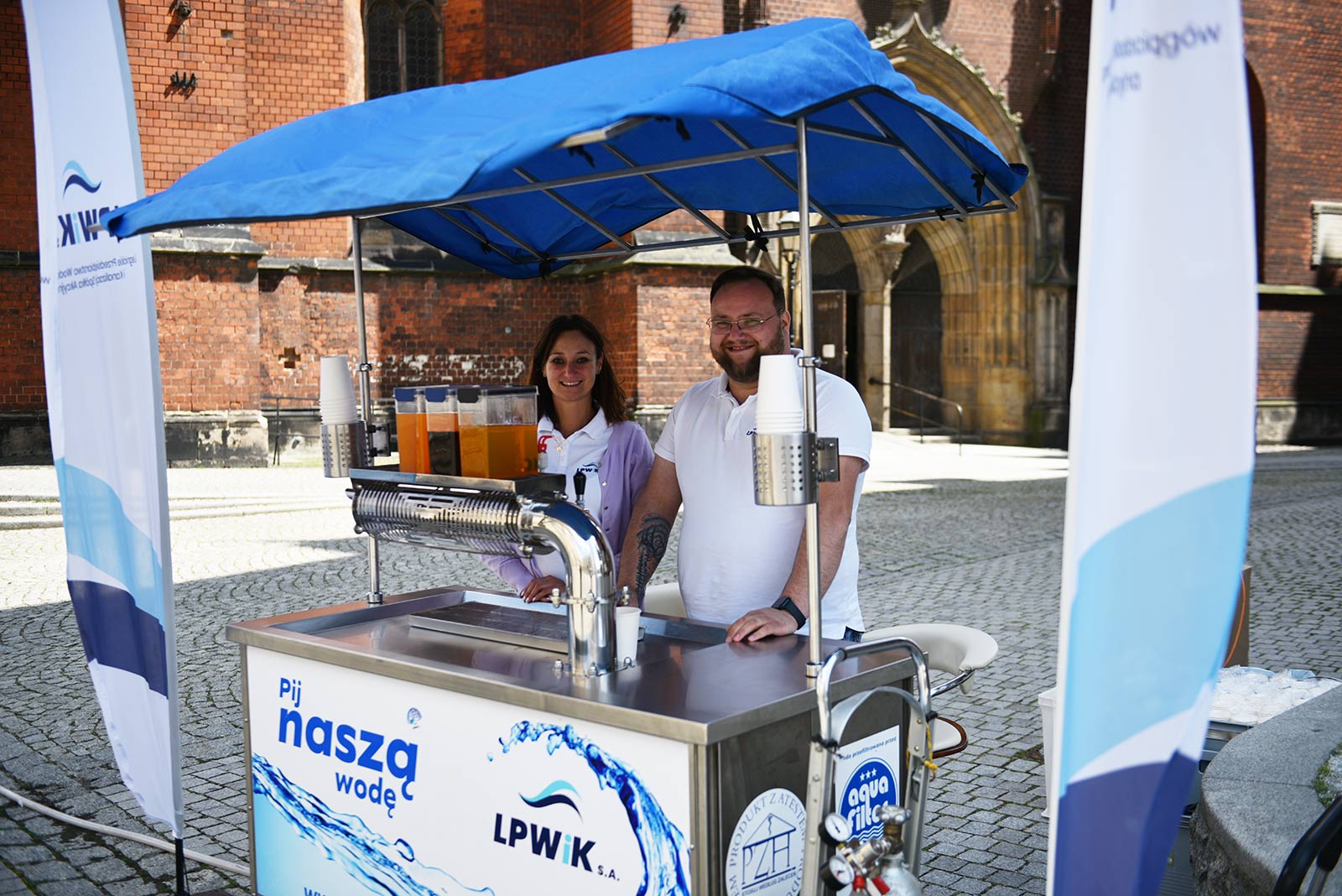 Odpoczywają, tworzą i rozmawiają o sztuce i sztuce życia