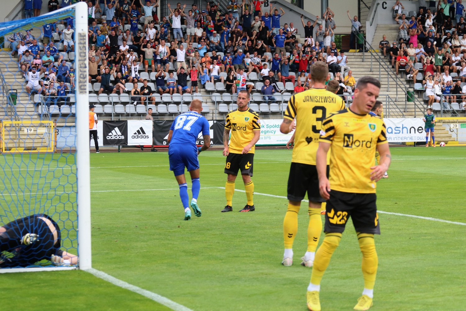 Miedź Legnica wygrała z GKS Katowice! Drygas bohaterem