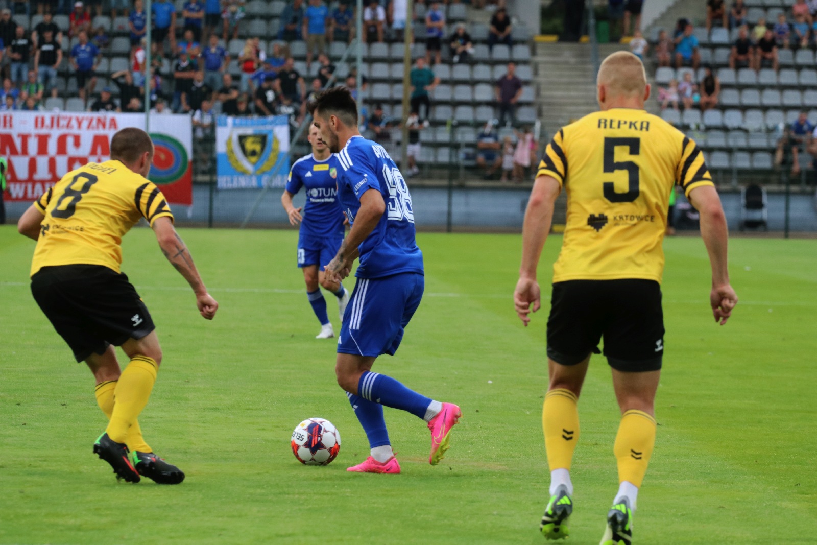 Miedź Legnica wygrała z GKS Katowice! Drygas bohaterem
