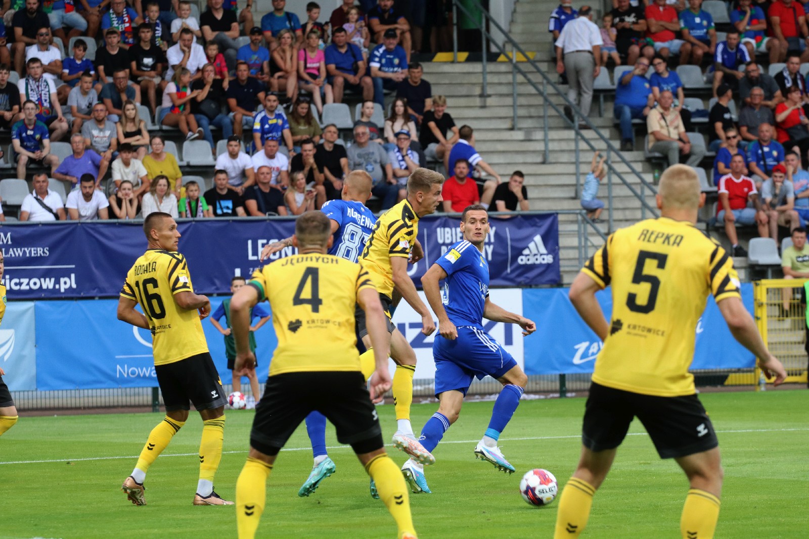 Miedź Legnica wygrała z GKS Katowice! Drygas bohaterem