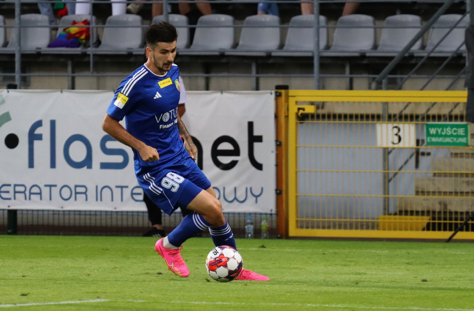 Miedź Legnica wygrała z GKS Katowice! Drygas bohaterem