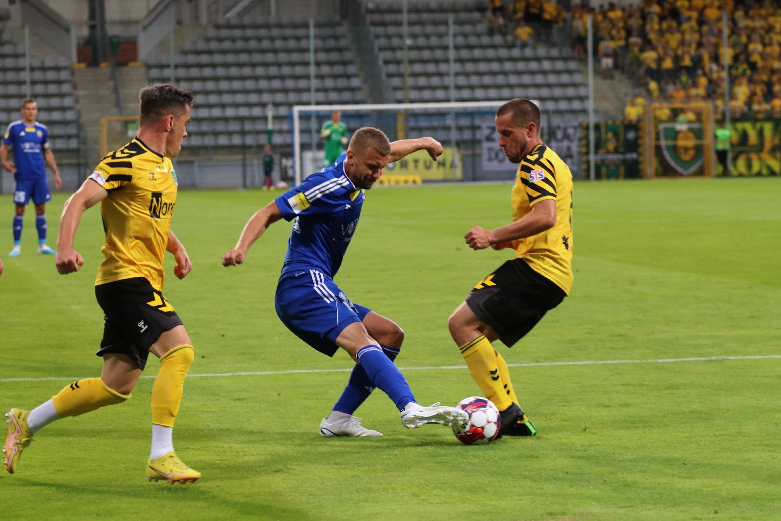 Miedź Legnica wygrała z GKS Katowice! Drygas bohaterem