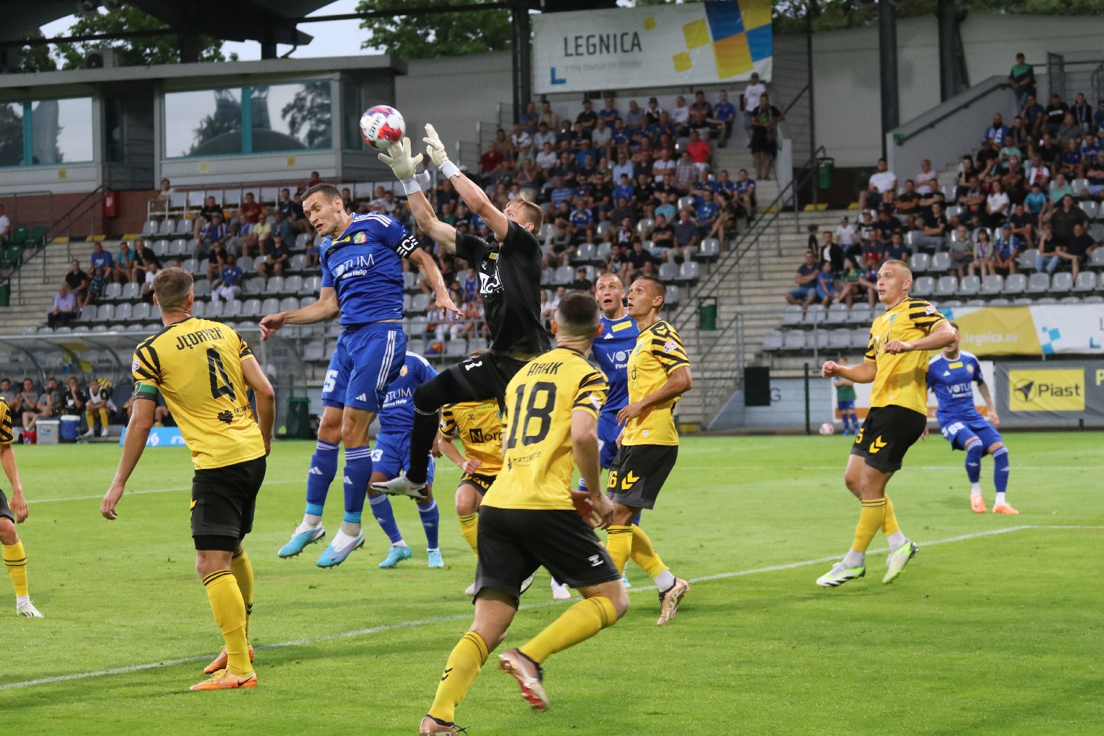 Miedź Legnica wygrała z GKS Katowice! Drygas bohaterem