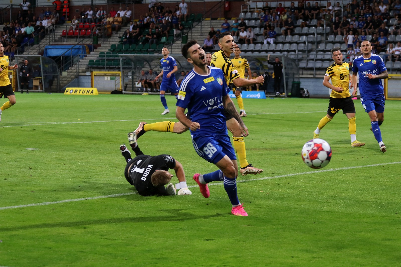 Miedź Legnica wygrała z GKS Katowice! Drygas bohaterem