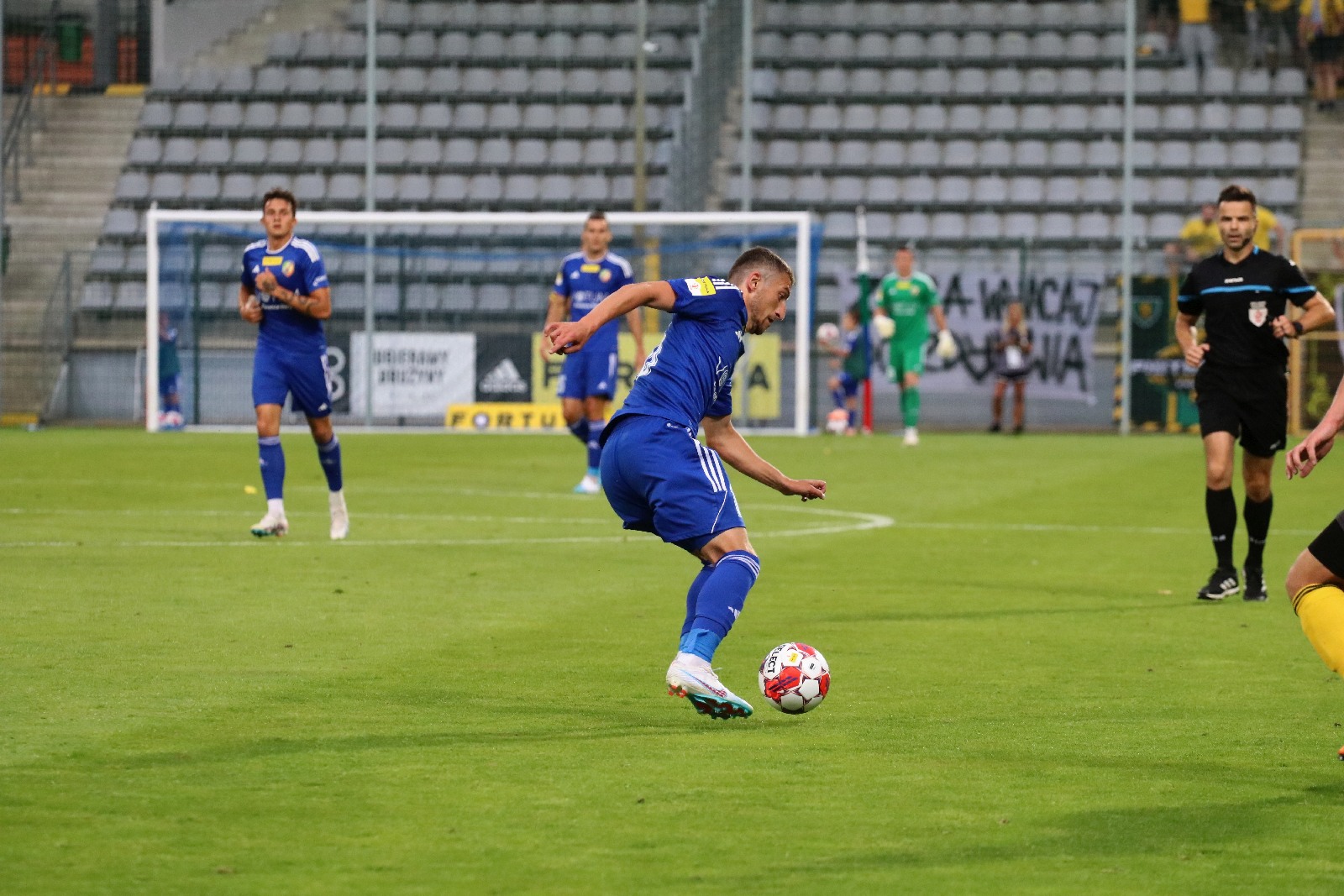 Miedź Legnica wygrała z GKS Katowice! Drygas bohaterem