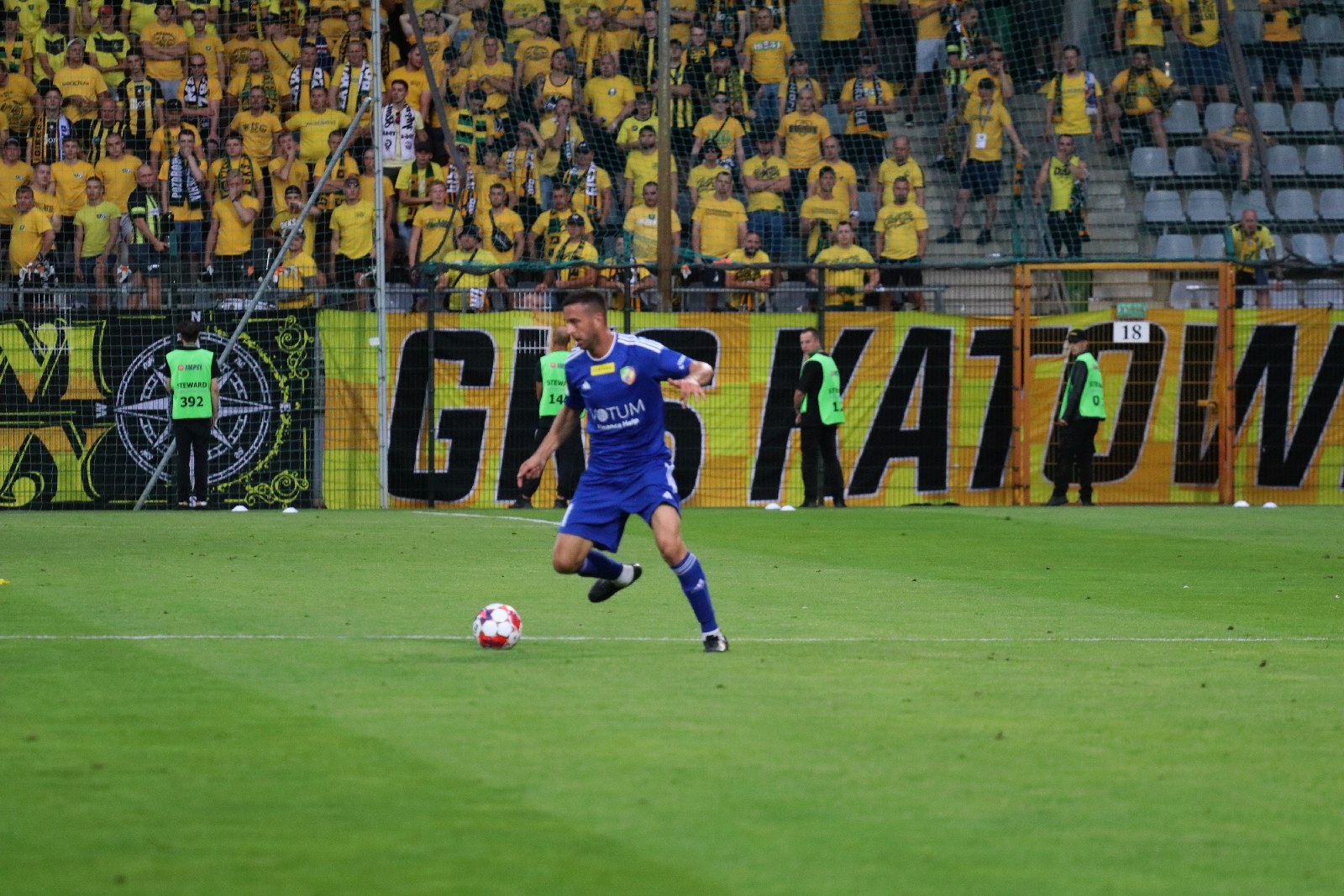 Miedź Legnica wygrała z GKS Katowice! Drygas bohaterem