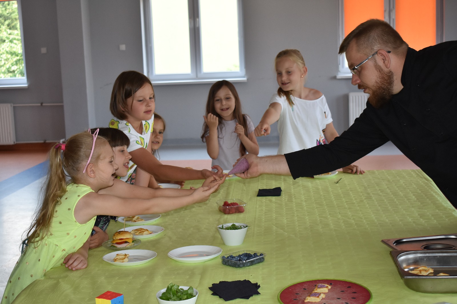 Tak się bawią dzieci w Koperniku. Są miejsca na ostatni tydzień